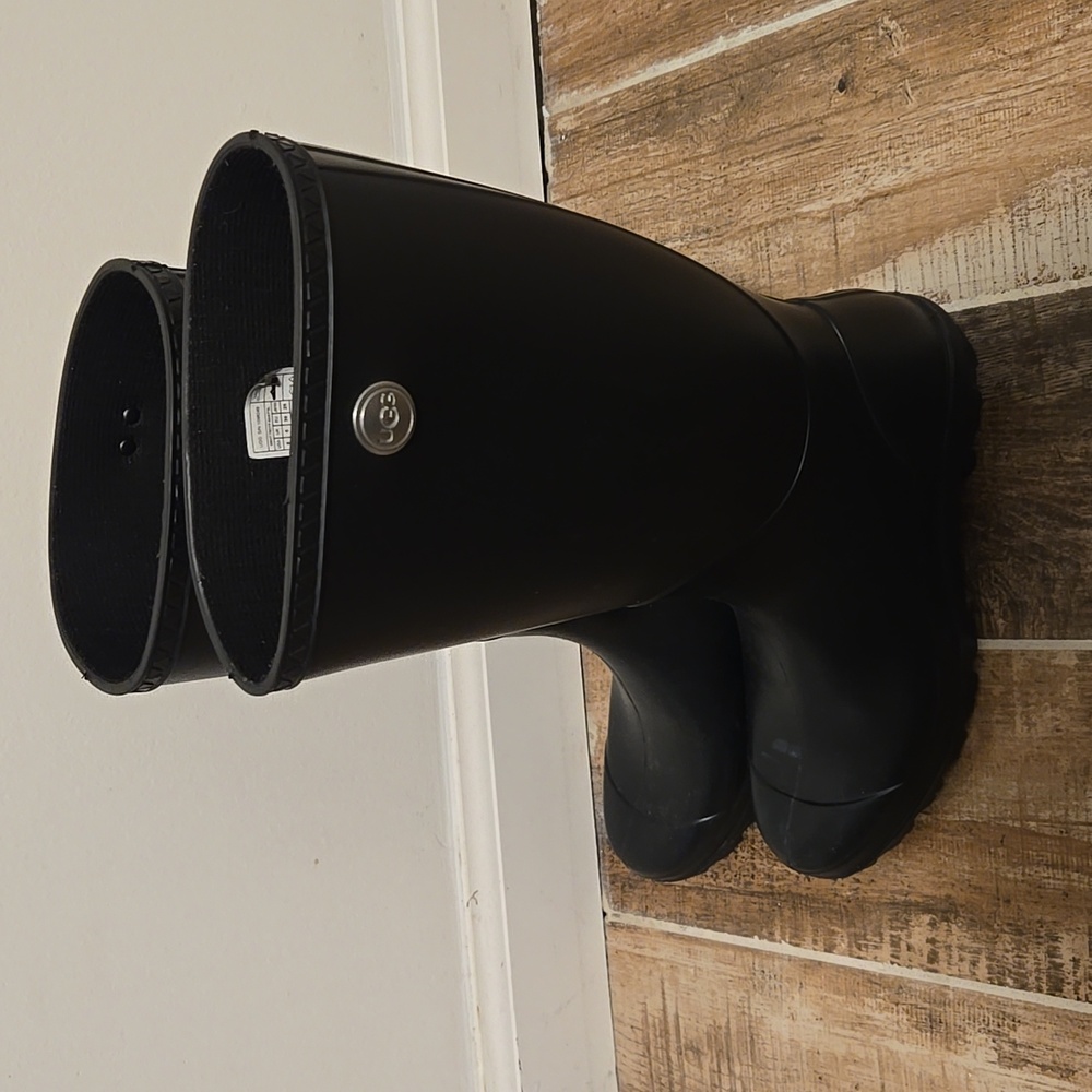 Ugg rain boots